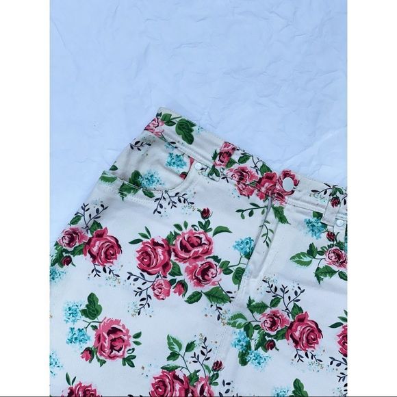 Stretch Jean Denim Flirty Fun Floral Summer Mini Skirt H&M - Picture 5 of 5